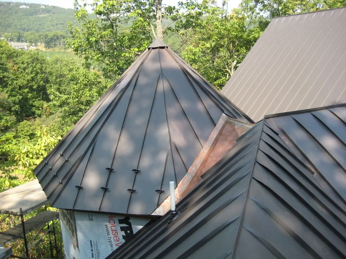 Professional Shingle Replacement & Repair by Craftsman Roofing in Greendale